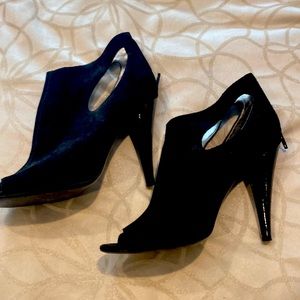 Seven for all mankind:Flirty short booties